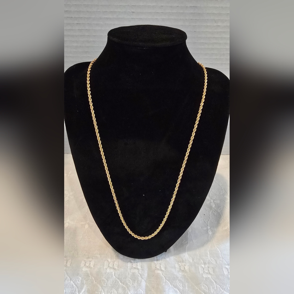 Elegant Gold Chain Necklace